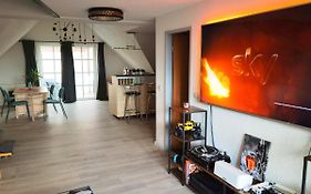 Grosses Offenes Loft Oder Kleine Gemuetliche Wohnung Mit Balkon